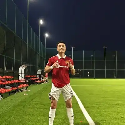 韦龙铭